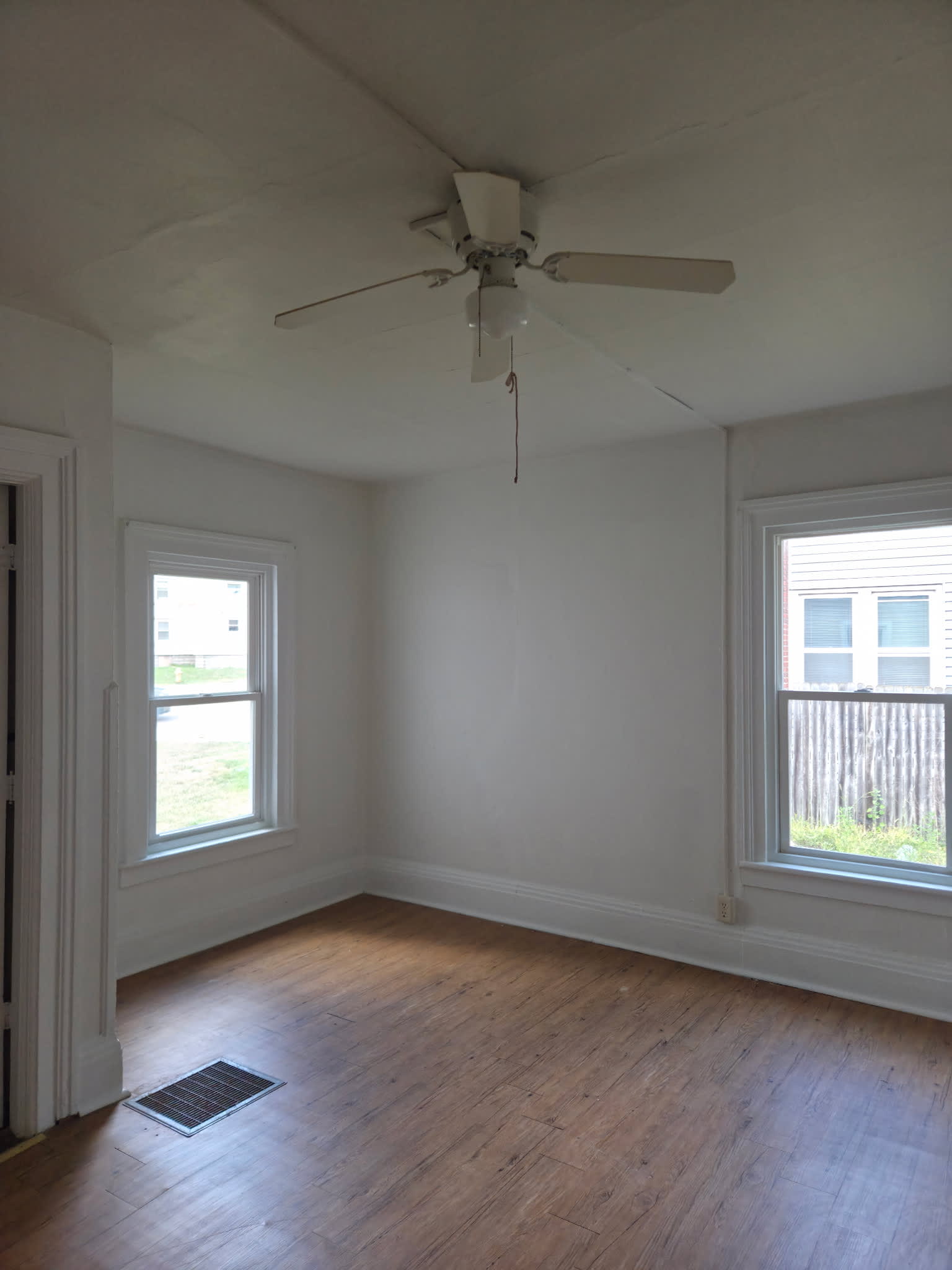 352 Milton Ave – photo 3