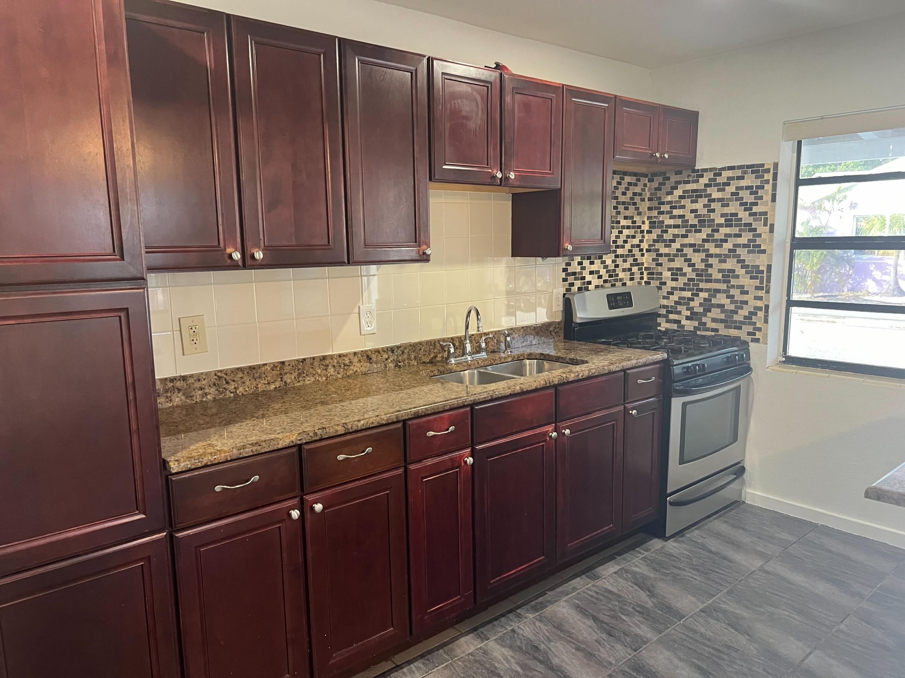 1202 S M Street – photo 5