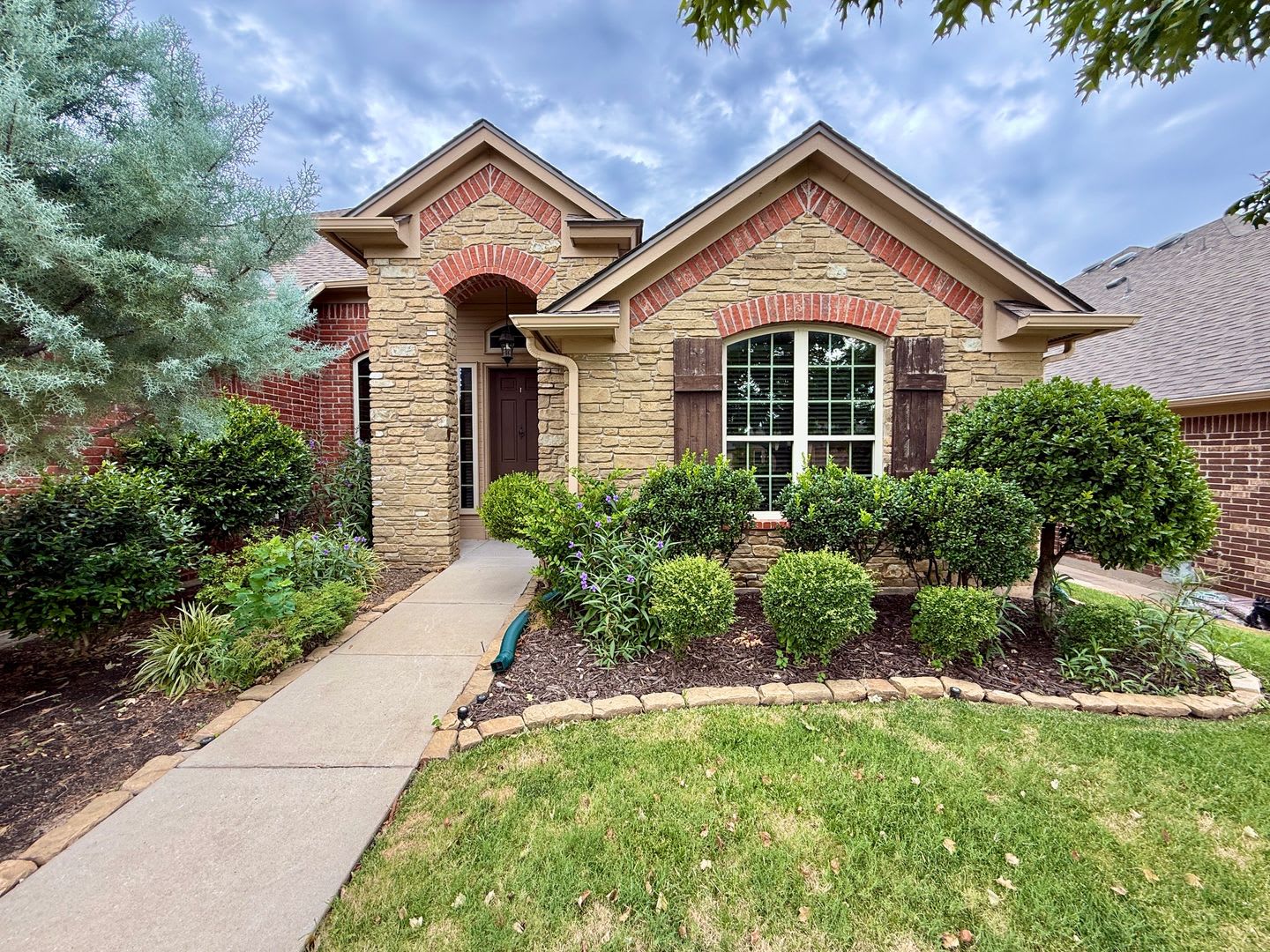 Executive Home in Carrington – photo 2