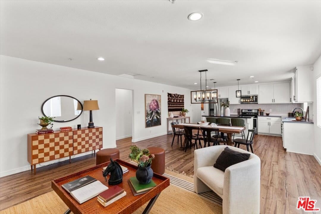 5152 Hartwick St – photo 3