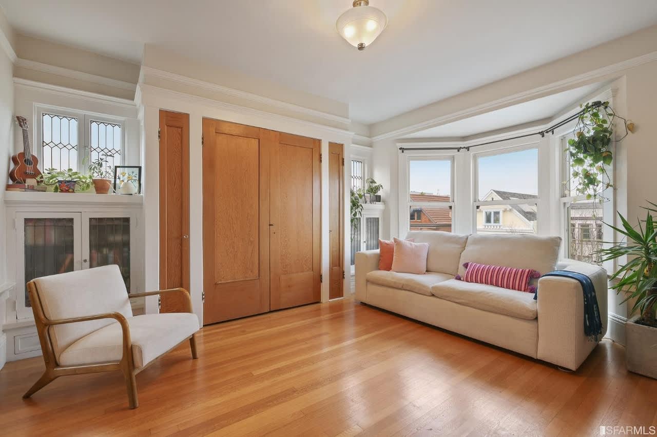 135 Carl St – photo 1