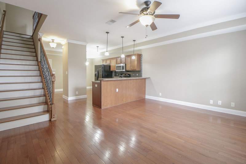 605 Anderson Drive – photo 2