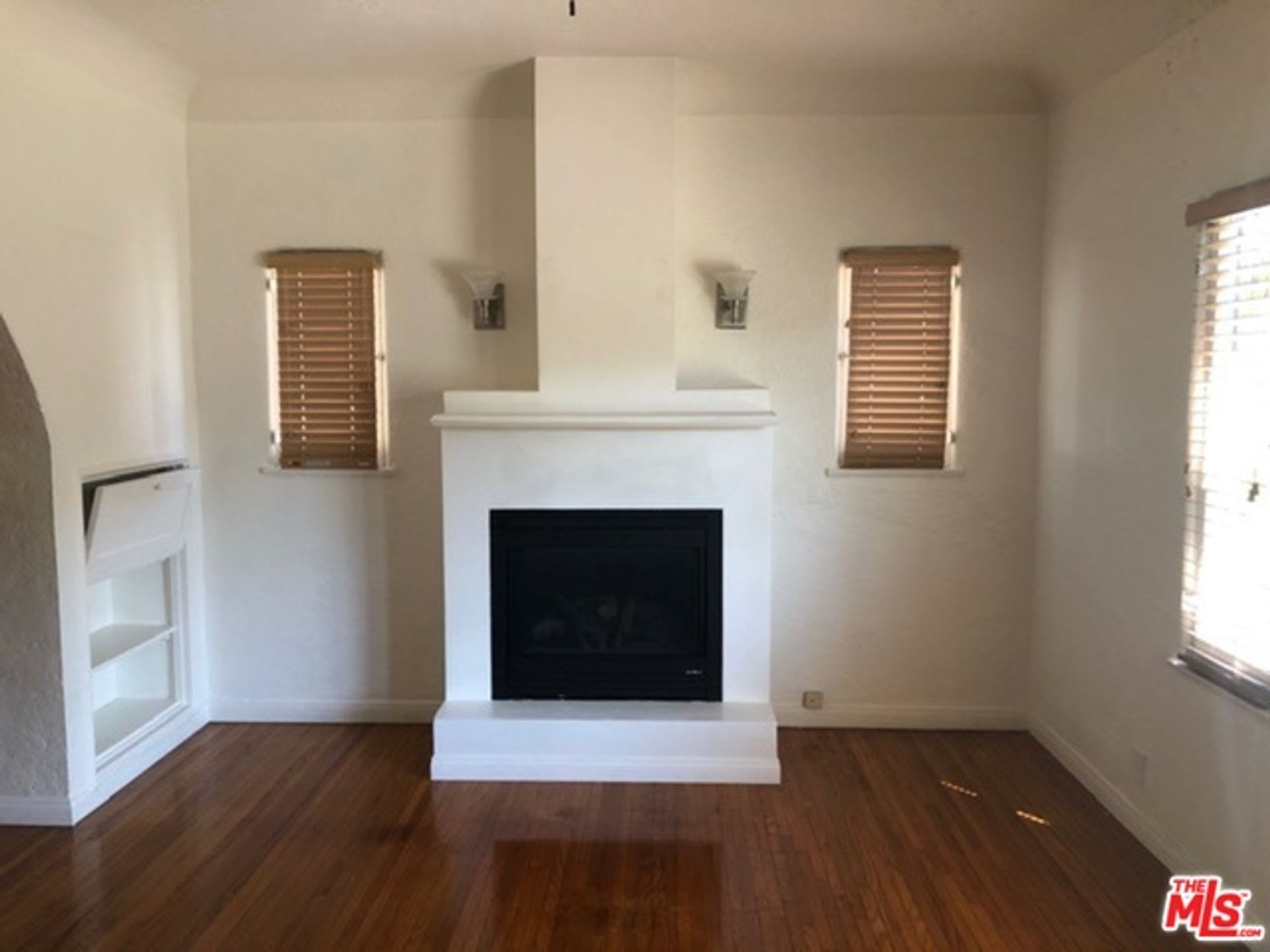 1451 S. Fairfax Ave – photo 1