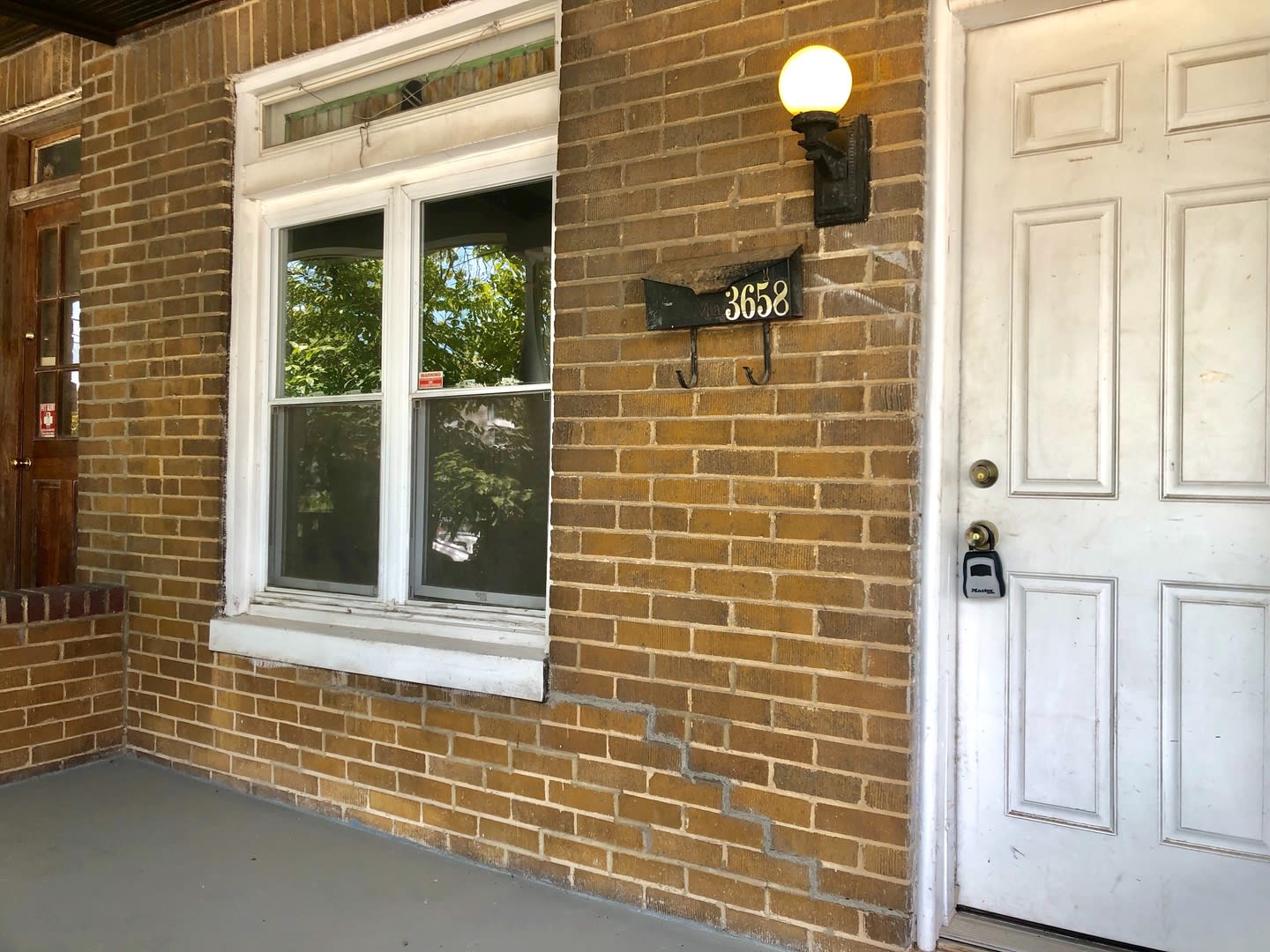 Charming 3BD/1BA Townhome in Hampden, MD! – photo 2