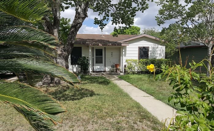 210 West Barbara Street – photo 1