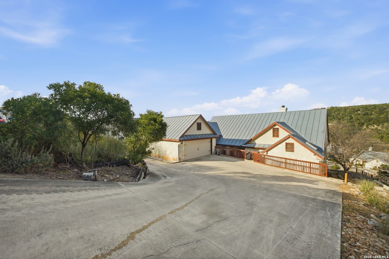 204 Tapatio Dr W – photo 2