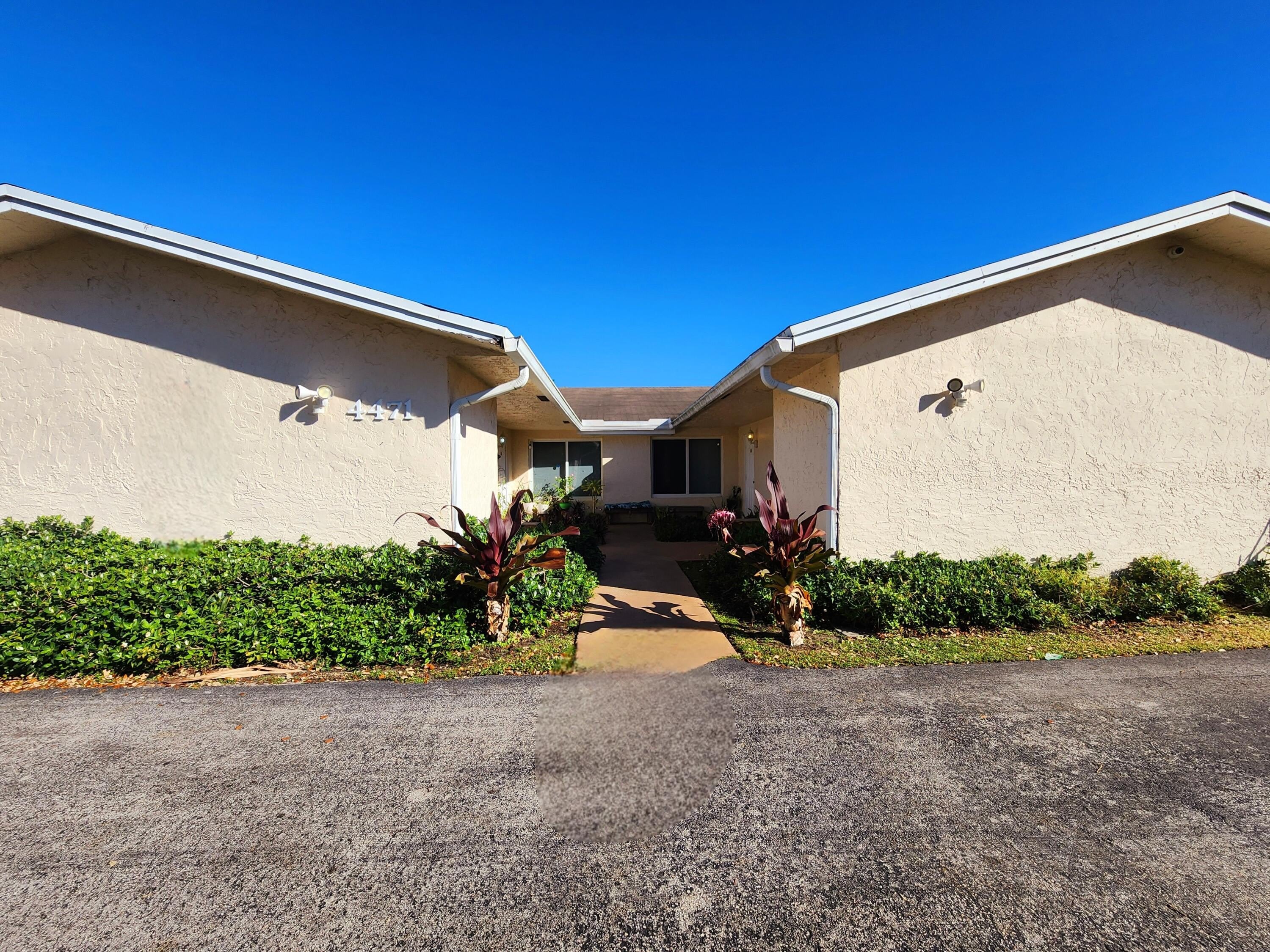 4471 SW 54th Court – photo 3