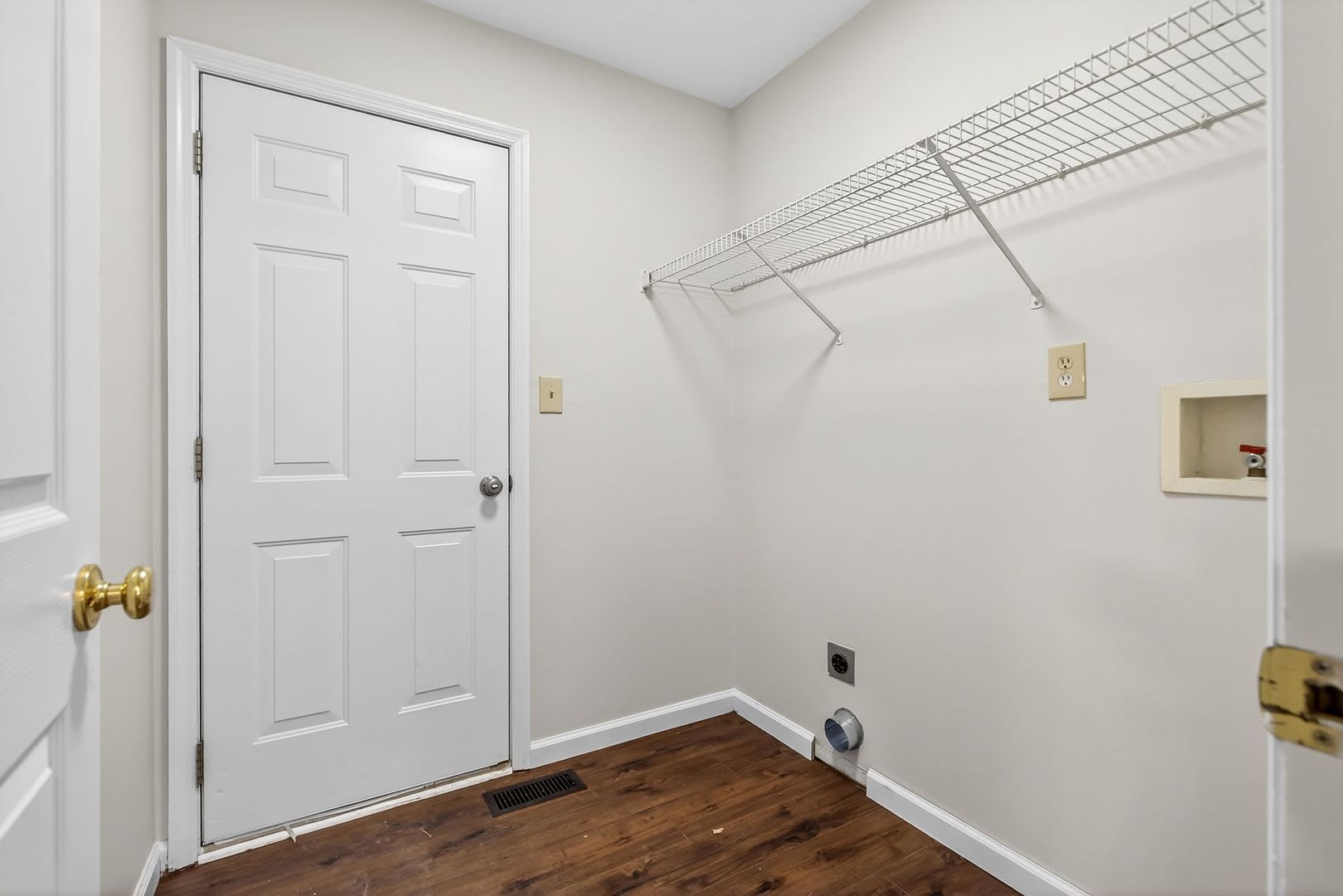 NEWLY RENOVATED HOME – photo 5