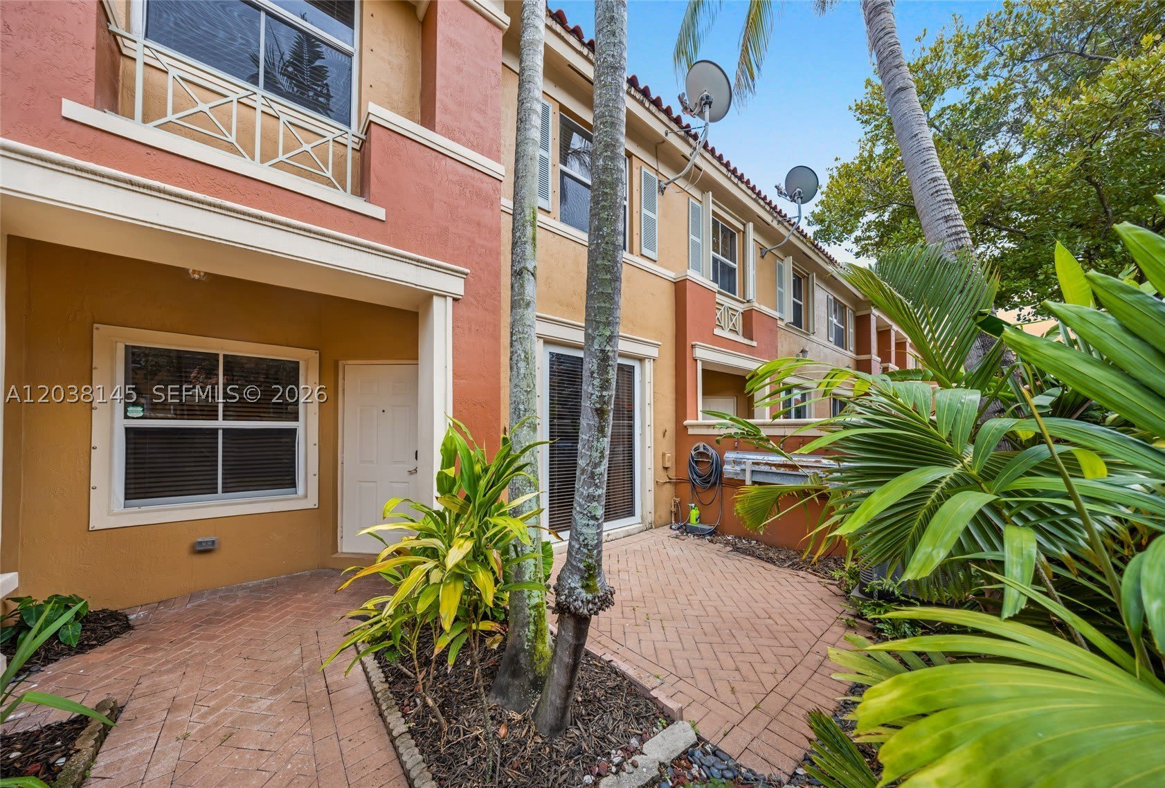 11411 NW 60th St – photo 4
