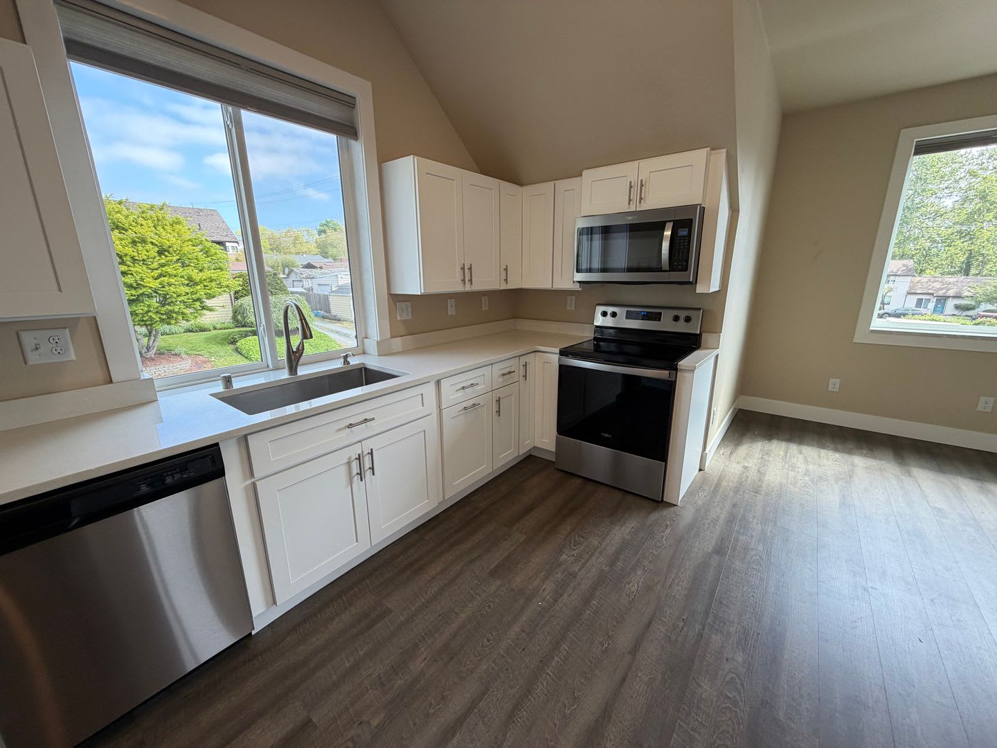 Utilities Included! 804 E Connecticut St Bellingham, WA – photo 5