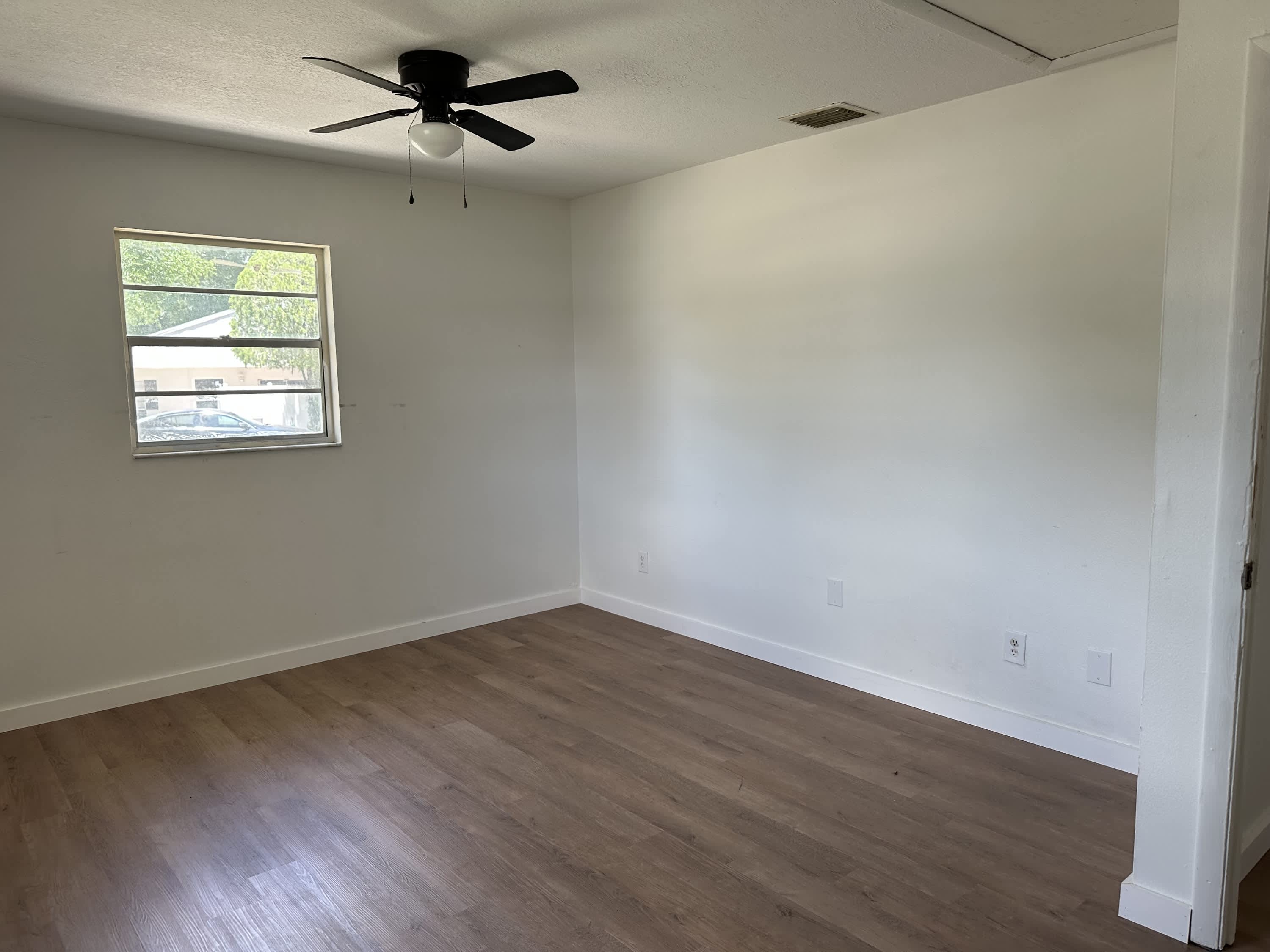 2931 Southeast 52Nd Avenue – photo 3