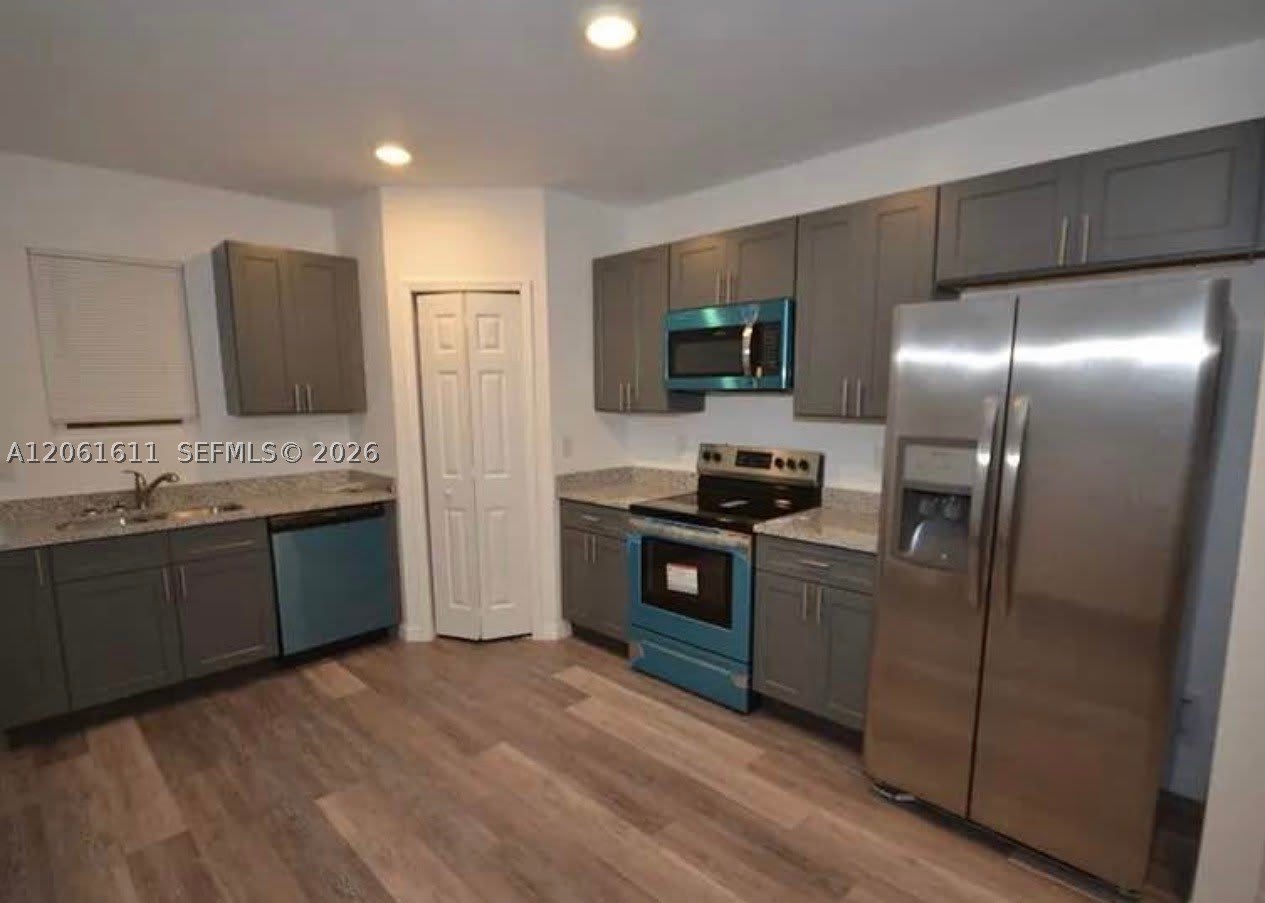 2221 Carver Ave – photo 3