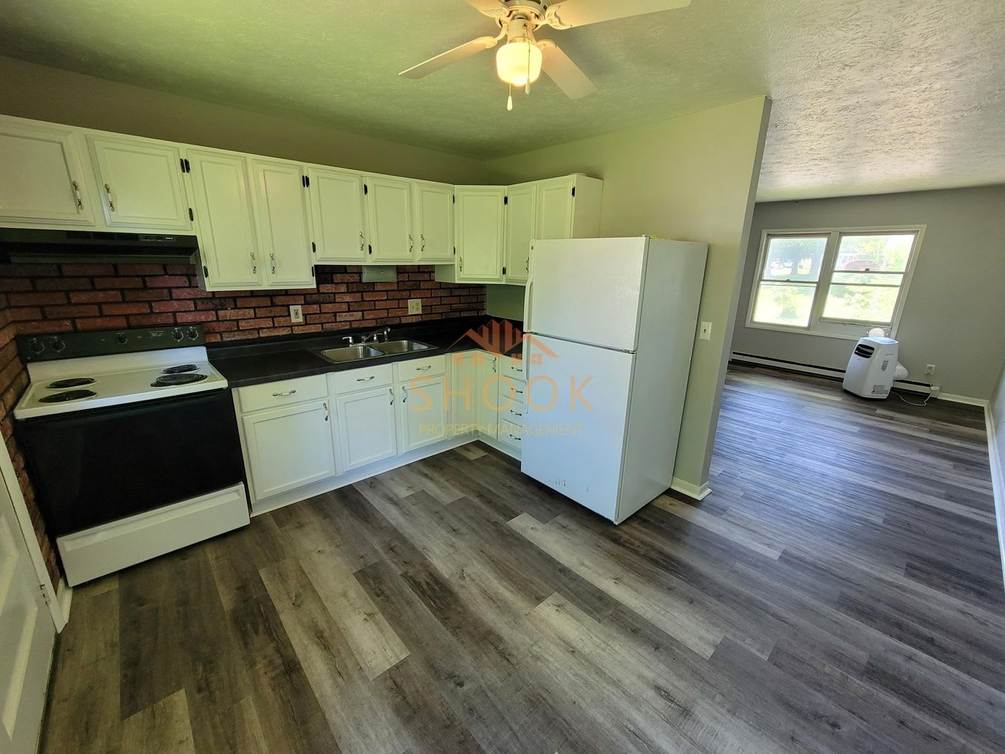 3Br 2Ba Bi Level On Lafayette S South Side – photo 5