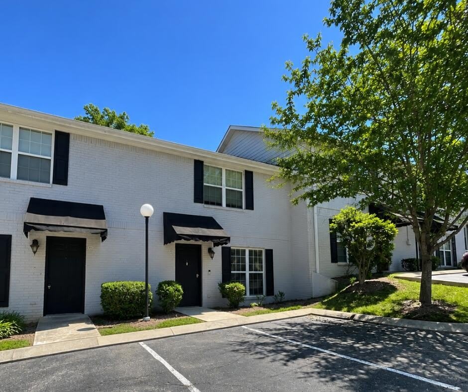 1126 Maple Tree Lane – photo 2