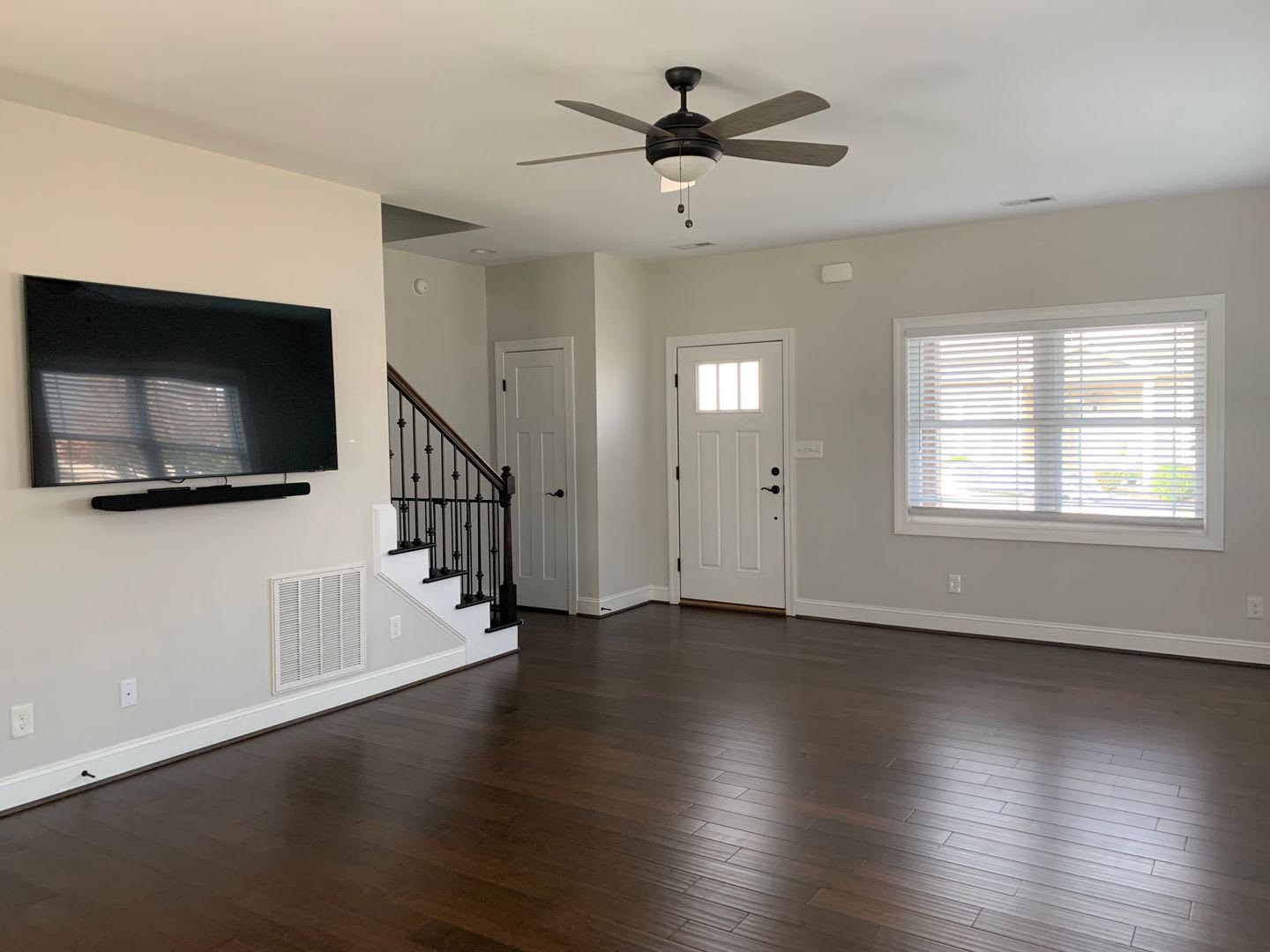 Cornerstone Townhomes-Convenient Timberlake Area – photo 5