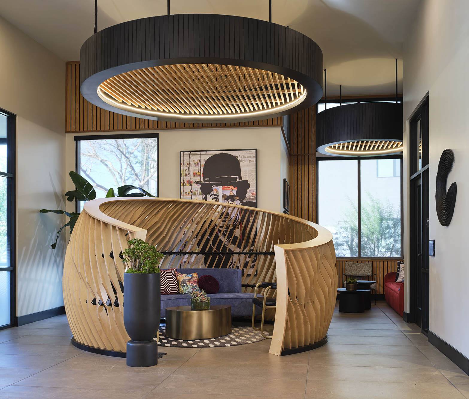 Halogen – photo 2
