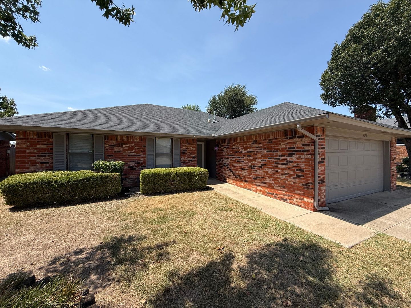Beautiful 3 Bed 2 Bath Home in Moore Schools – photo 3