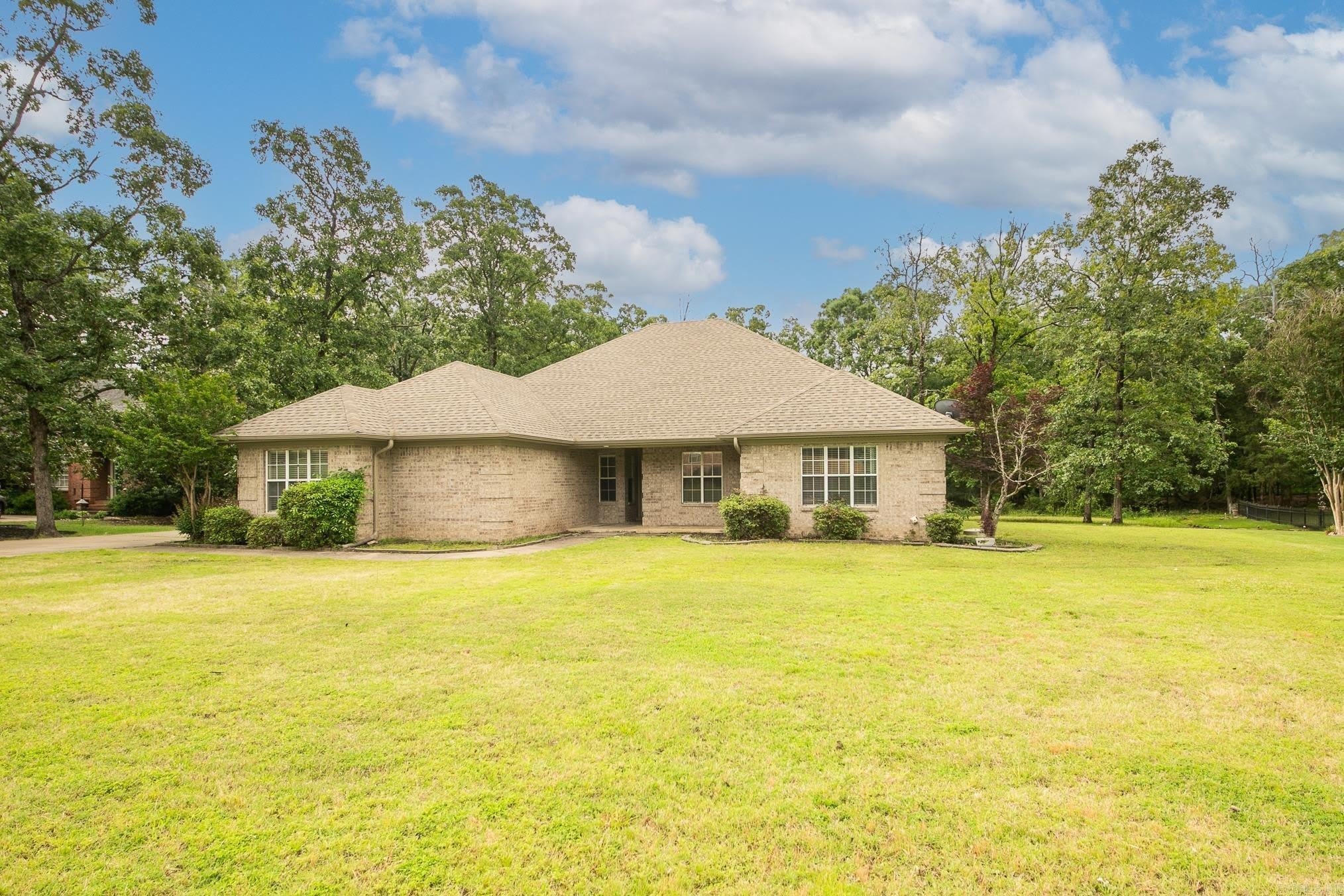 44 Gleneagle Drive – photo 2