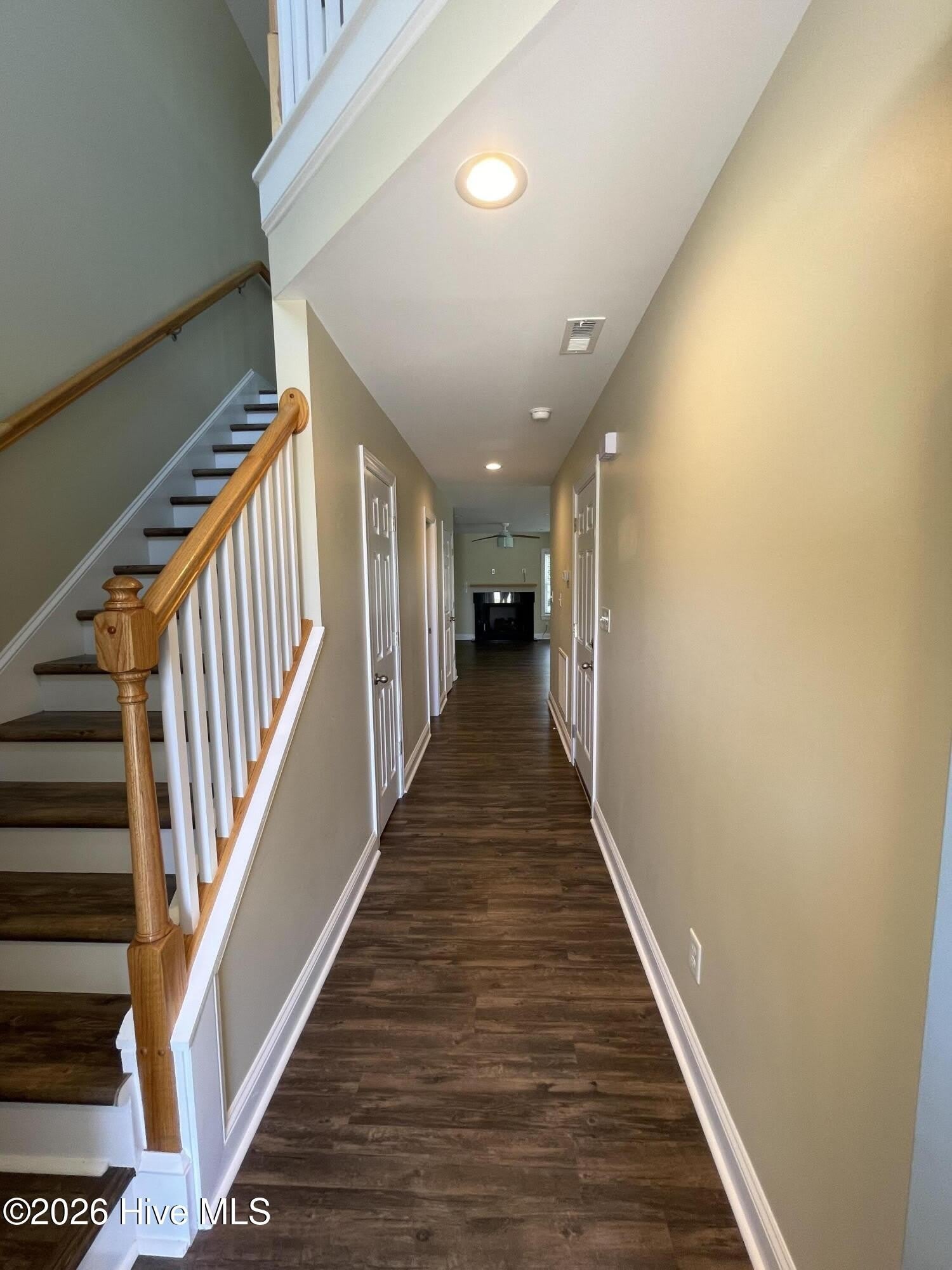 302 Holly Street S – photo 2