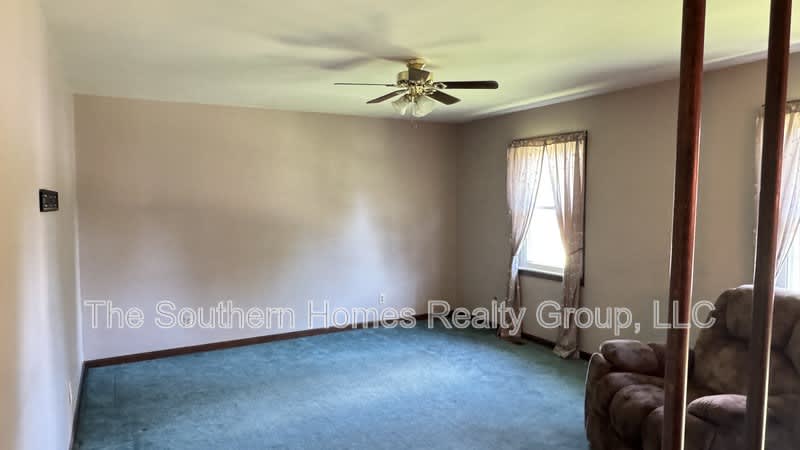 1305 Ridgeway Circle – photo 2