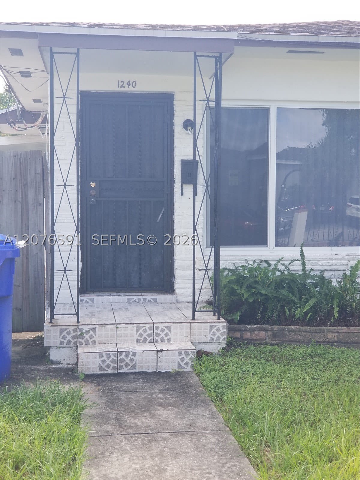1240 SW 22nd Ter – photo 2