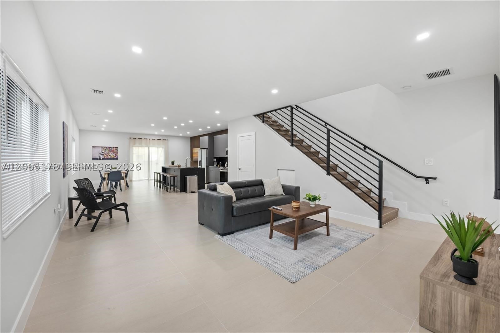1121 NW 25th St – photo 2