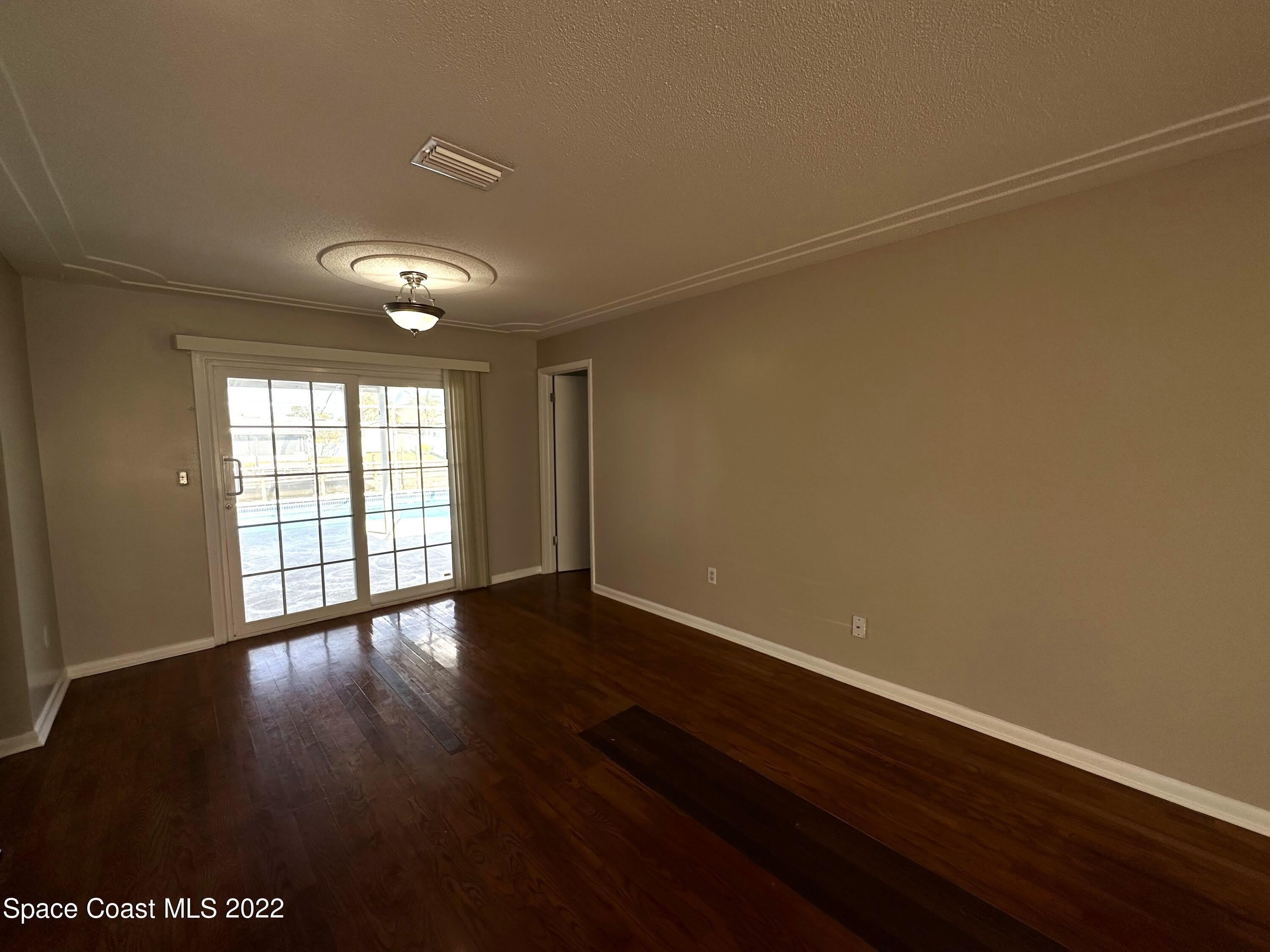 1660 Neptune Drive – photo 5