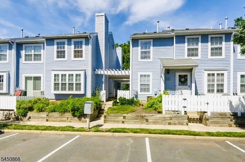 111 Almond Dr – photo 2