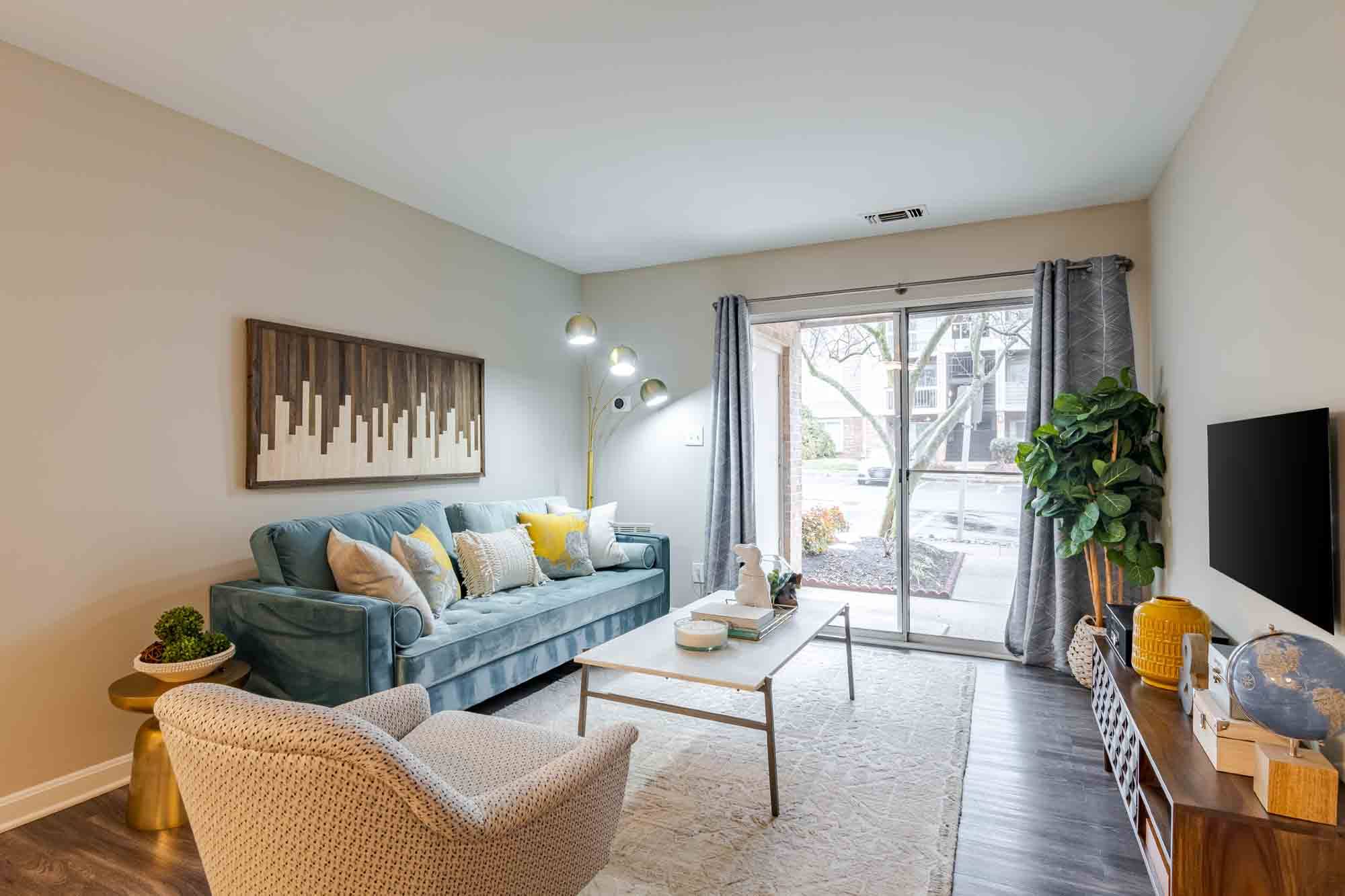 Woodside Apartments – photo 2