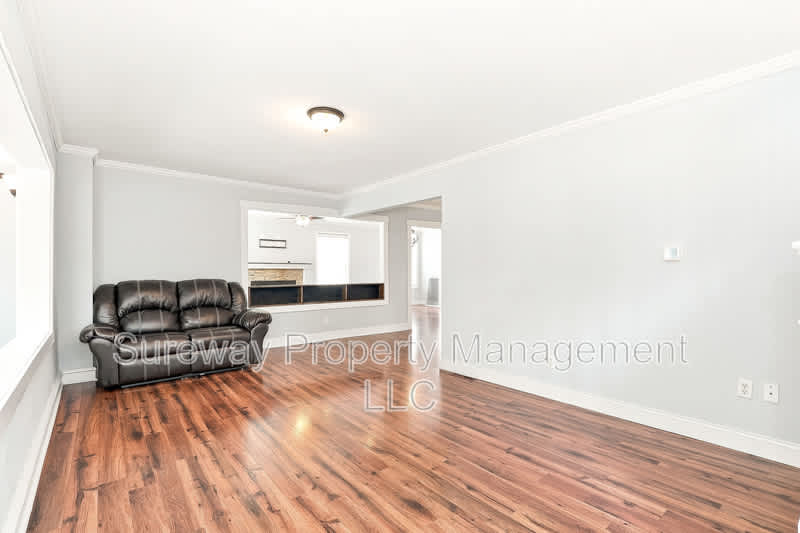 111 Westmont Ave – photo 2
