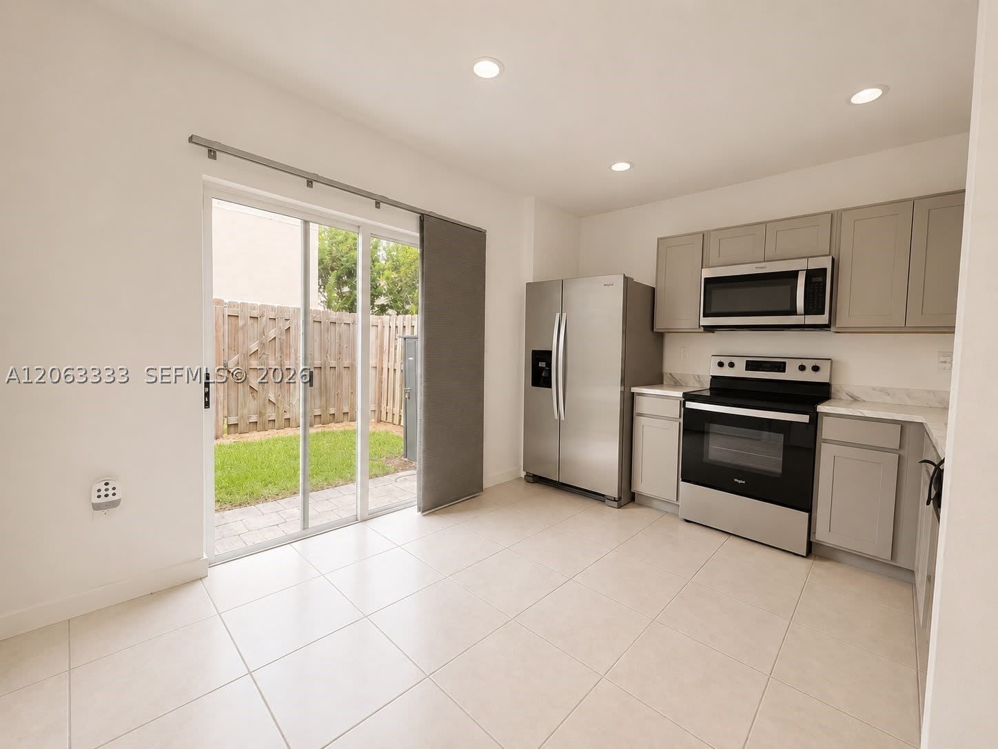 460 NE 4th Ln – photo 4