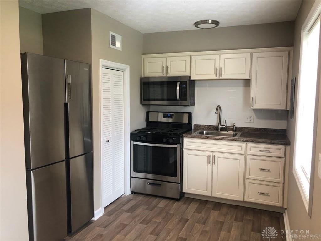 215 South Street – photo 5