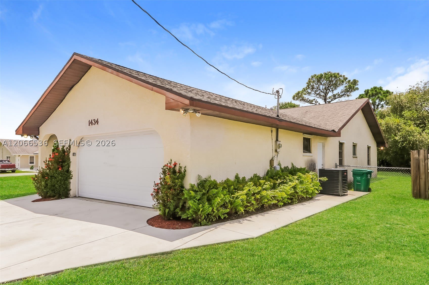 1434 SW Broadview St – photo 3