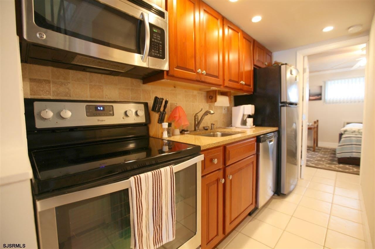 9510 Amherst Ave – photo 4