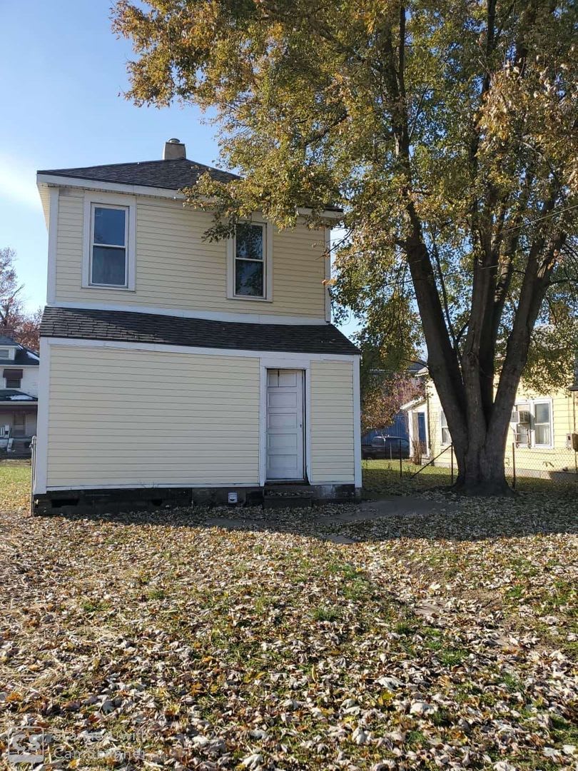 Great 3 bed 1.5 Bath close to University of Dayton, MIami Valley Hospital and greater Dayton. – photo 2