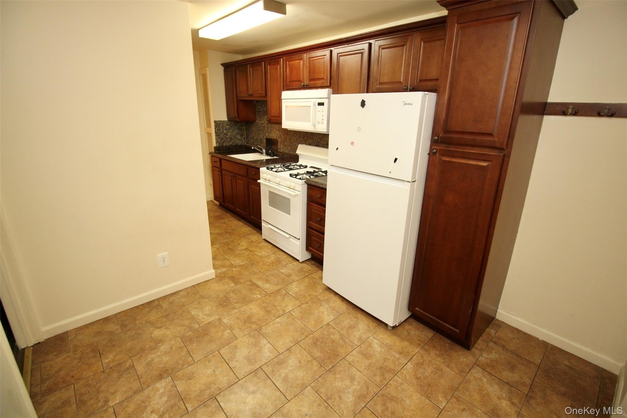 160 Orange Turnpike – photo 4