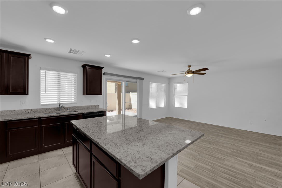 6421 Broadcloth Court – photo 1