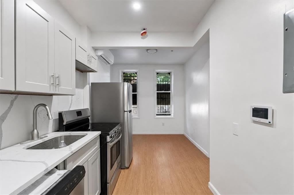 324 Eldert Street – photo 2