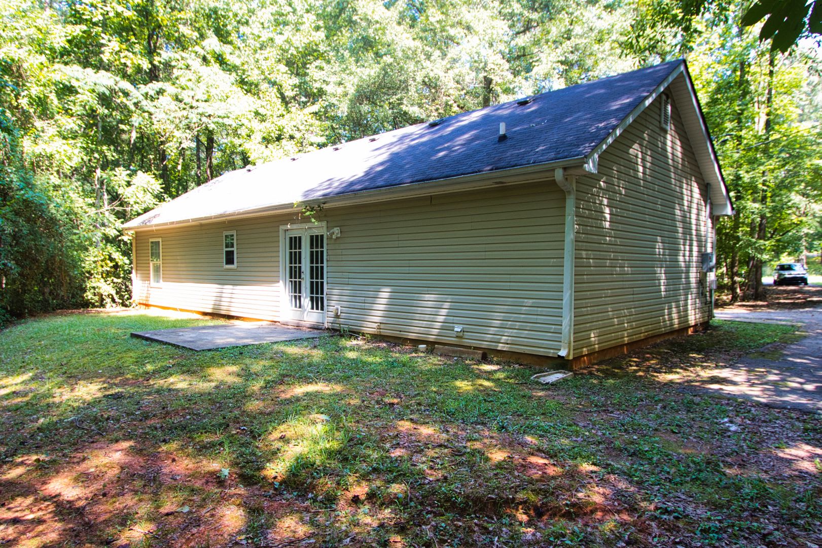 New Listing! 3 Bedroom 2 Bathroom Ranch in Covington! – photo 3