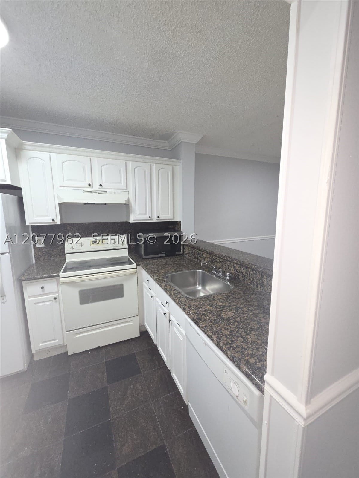 1150 Nw 80Th Ave – photo 2