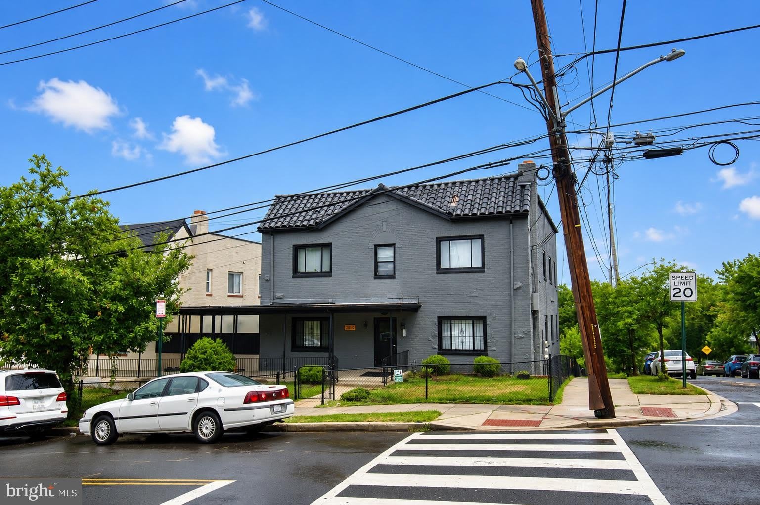 2834 R Street Se – photo 2