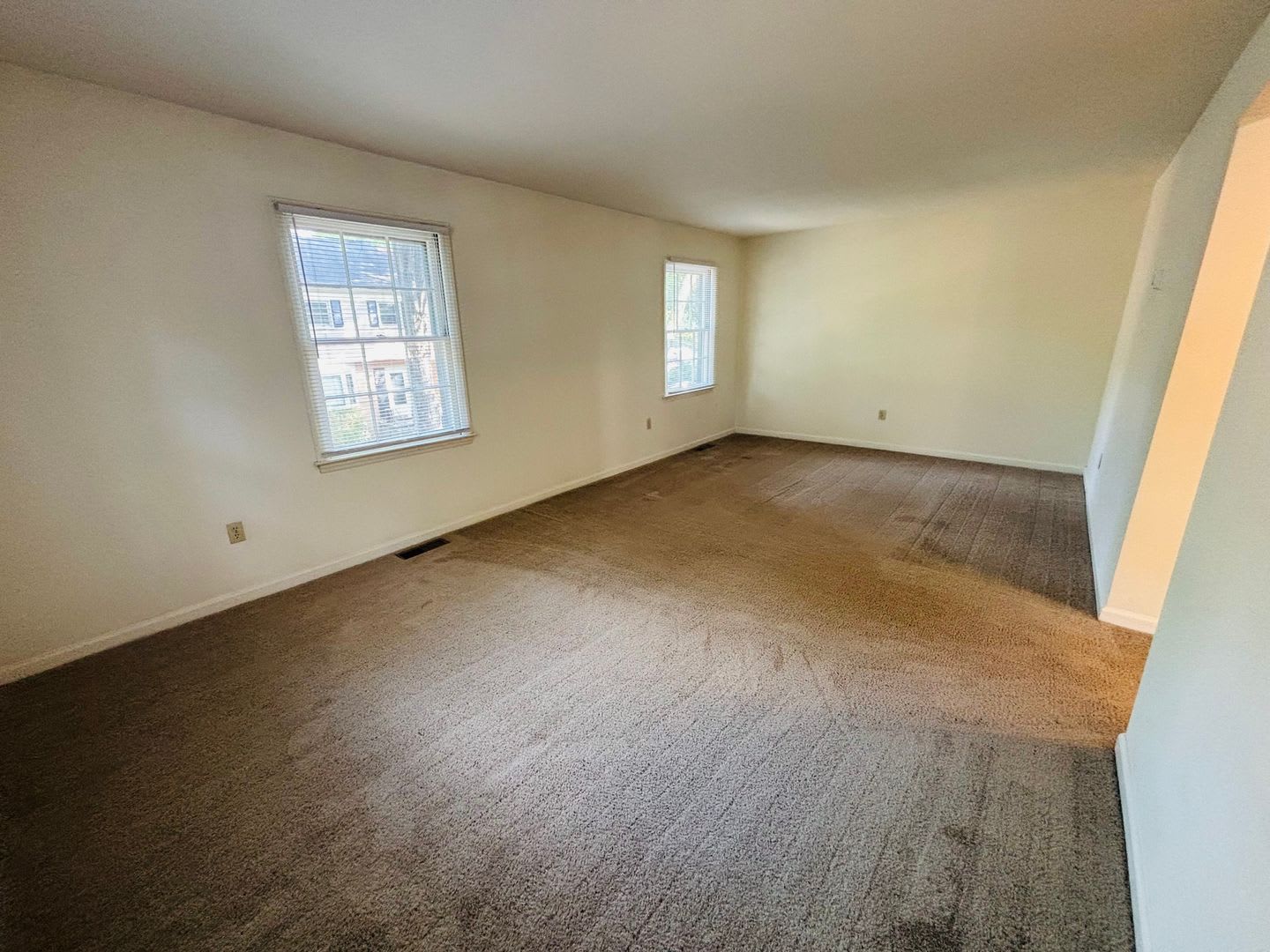3 Bedroom 2.5 Bath Townhouse – photo 2