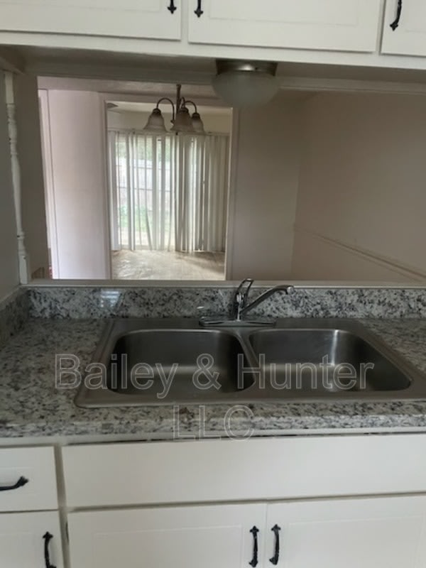 6012 Regent Manor – photo 1