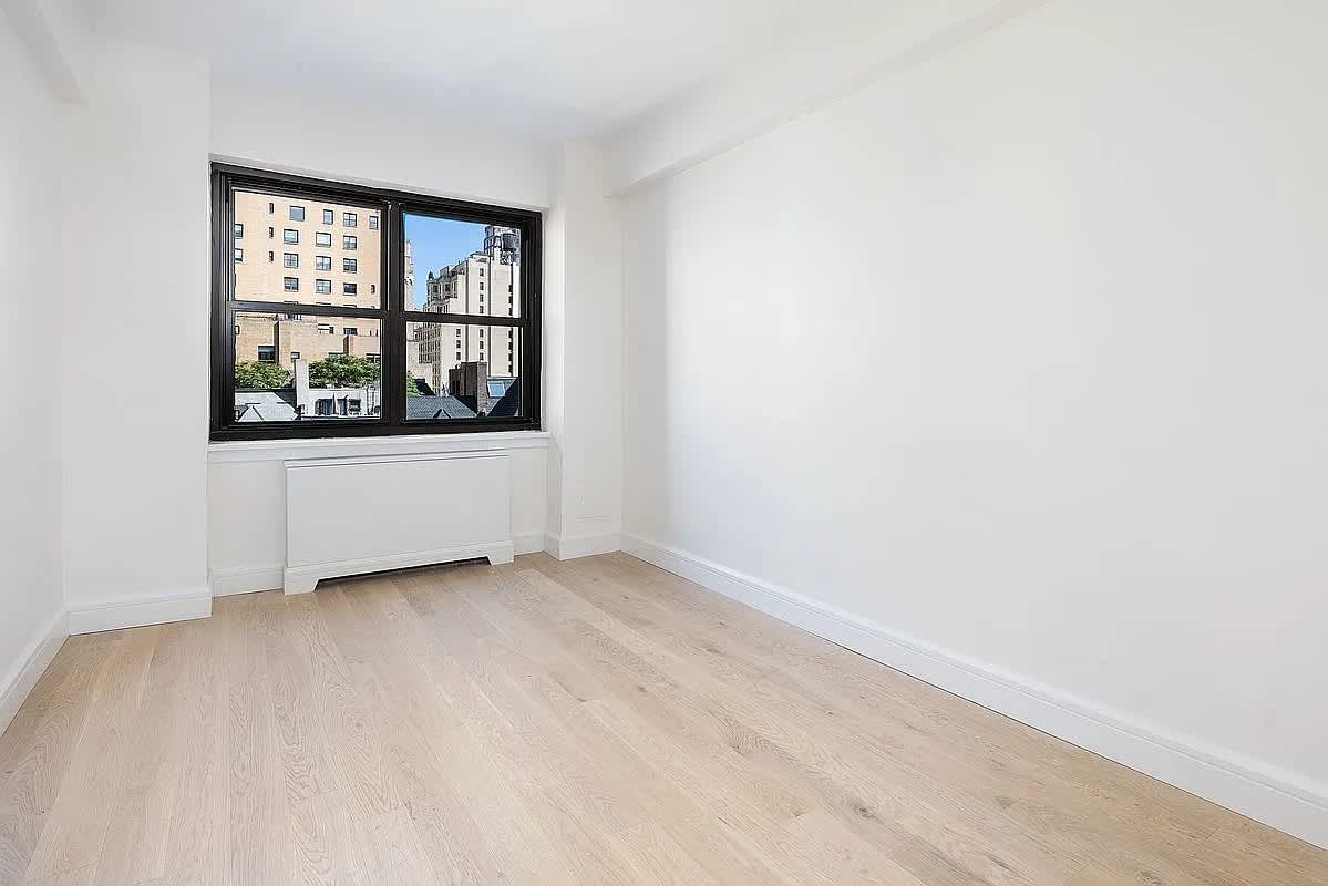 11 Riverside Dr – photo 3