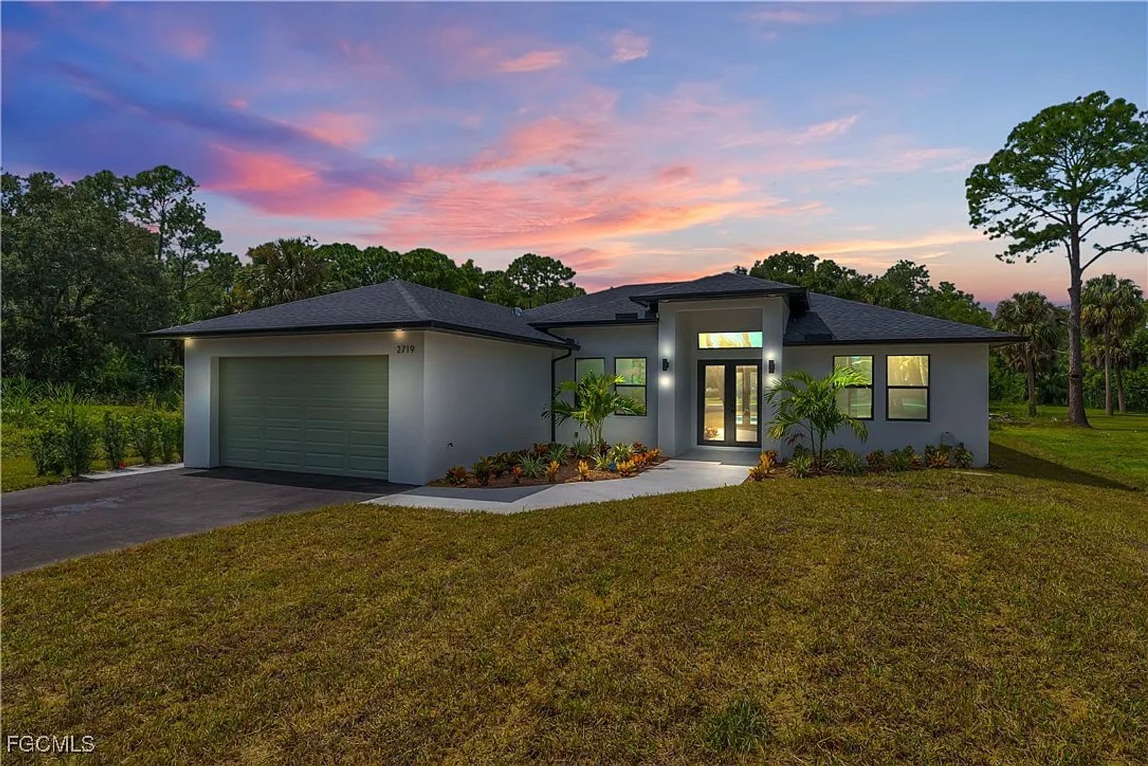 Stunning Home in Naples with Private Pool and Large Backyard! 3bed – photo 2