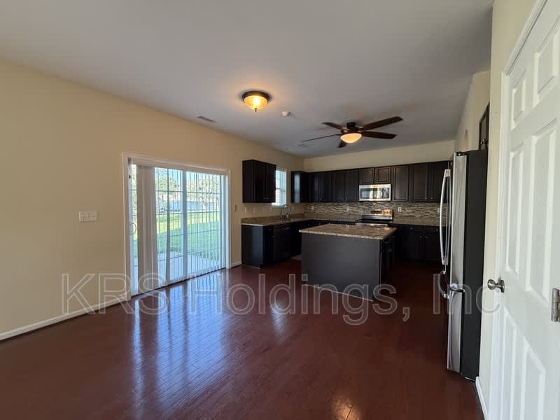 13 Hampshire Glen Parkway – photo 4