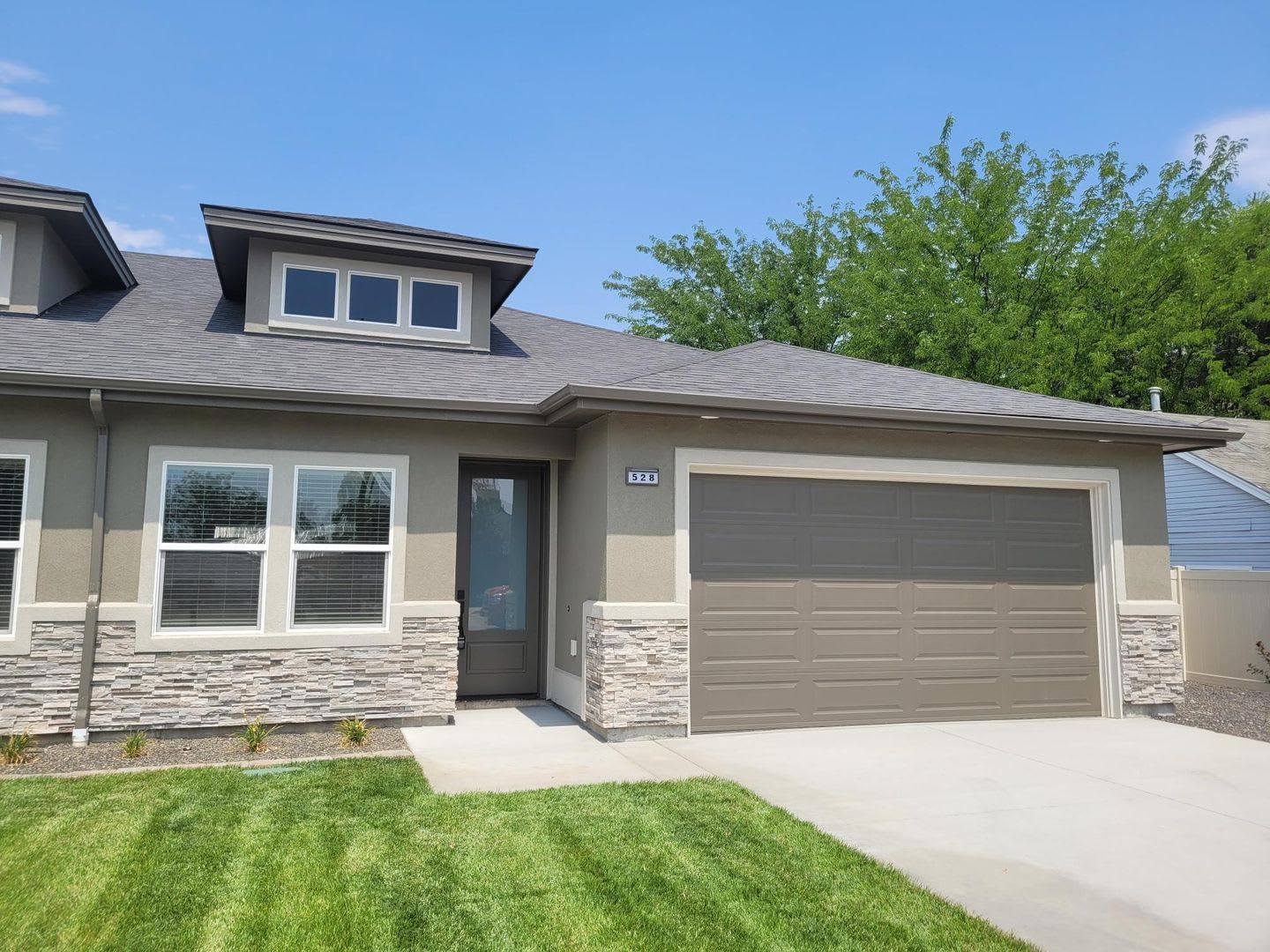 Stunning Townhome In Meridian! – photo 1