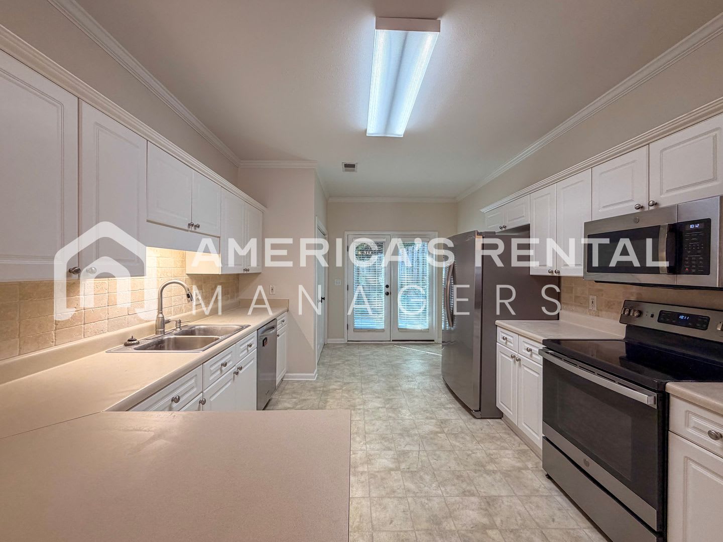 Spacious 3-Bedroom Townhome in Savannah Park! – photo 1