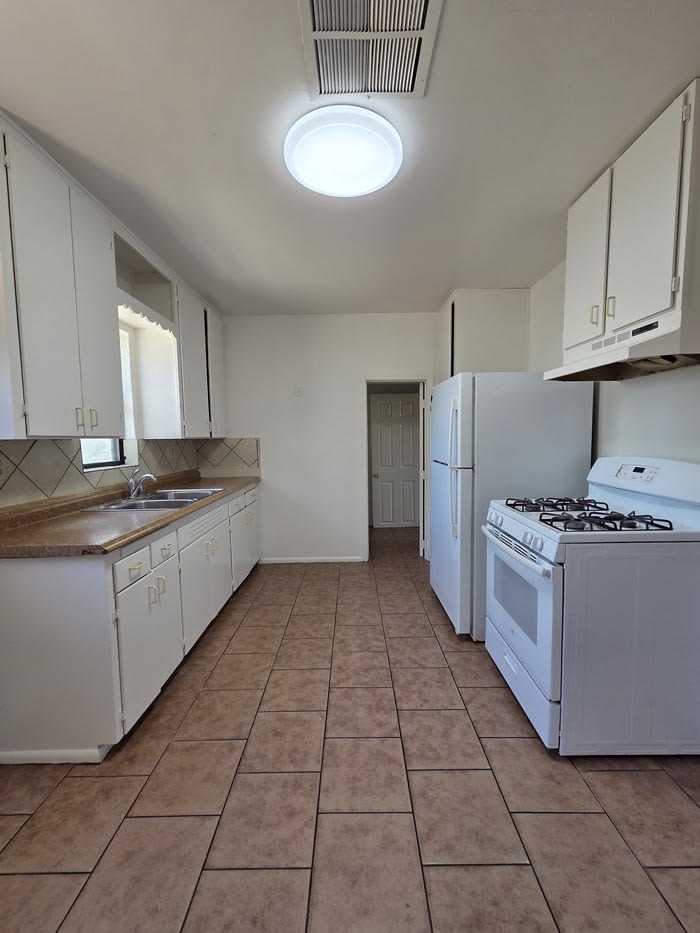319 South Hobson – photo 4