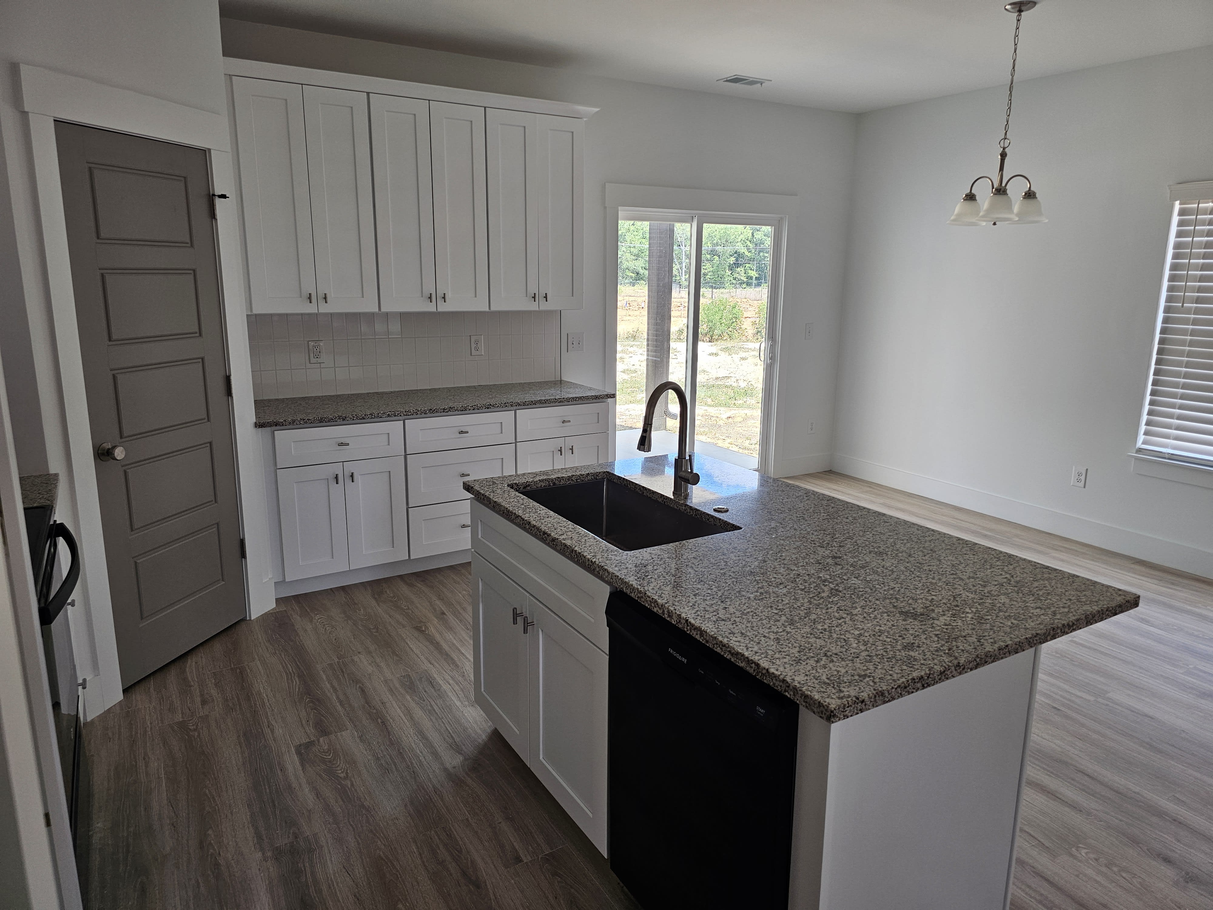 225 Essex Drive – photo 4
